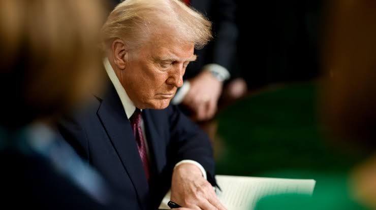 Трамп заявил что не продаёт оружие