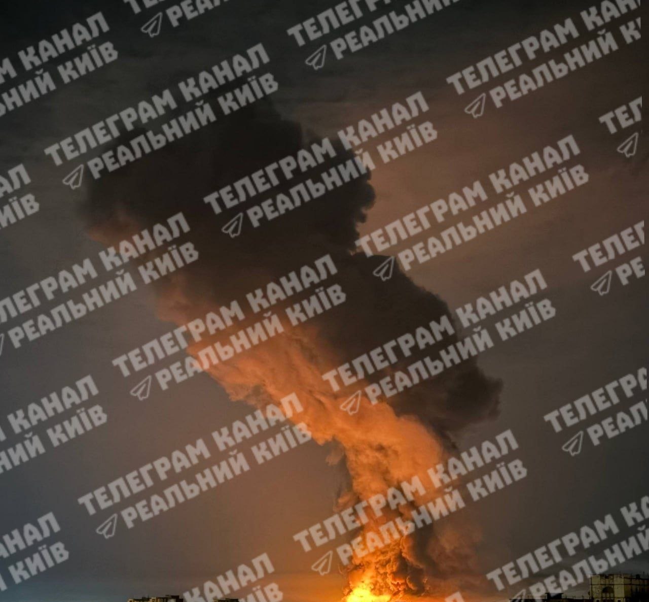 Гигантский пожар полыхает в Киеве