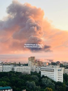 Утренний Киев Весь город в огне